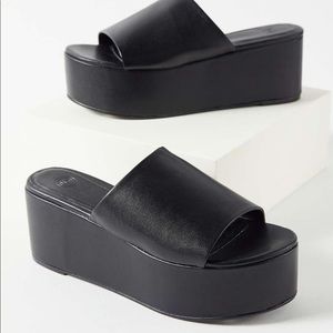 Urban Outfitters Angie Platform Sandal in Black